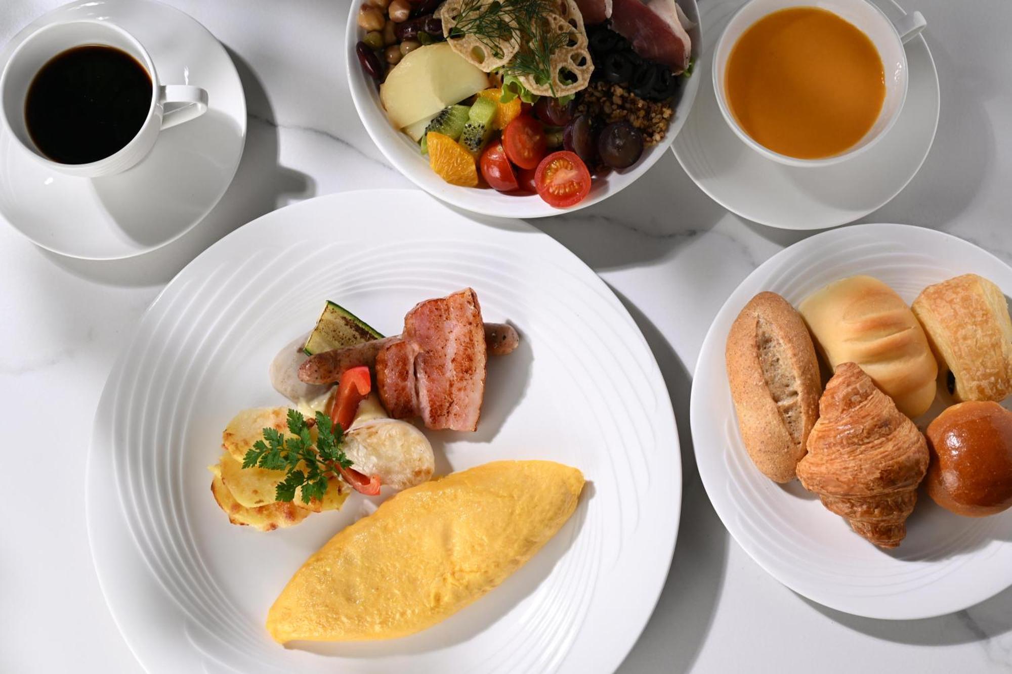 The Royal Park Hotel Iconic Киото Экстерьер фото A typical inflight meal