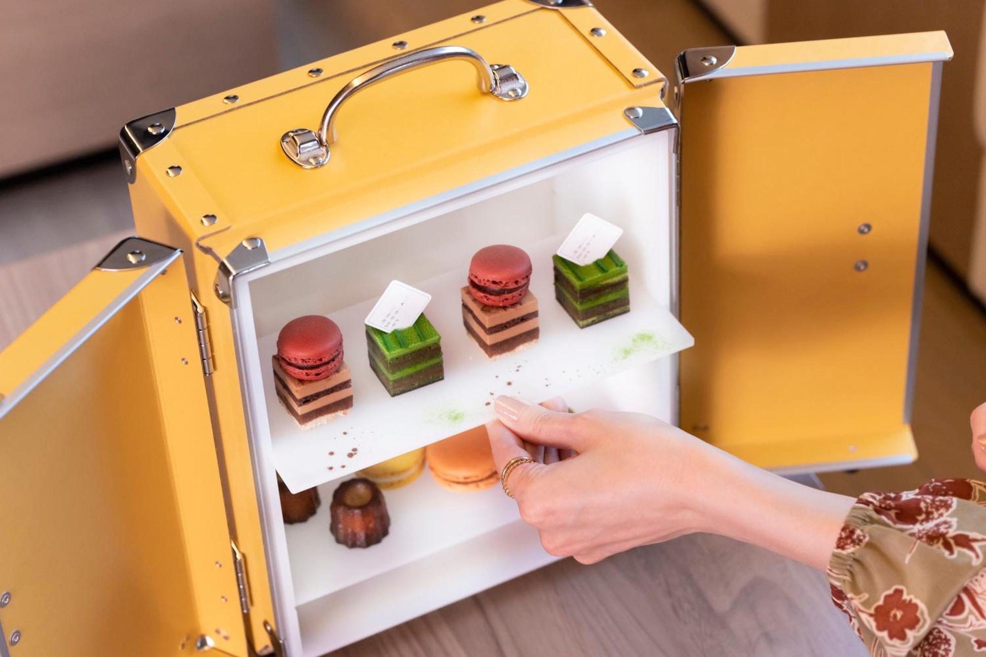 The Royal Park Hotel Iconic Киото Экстерьер фото A food delivery box