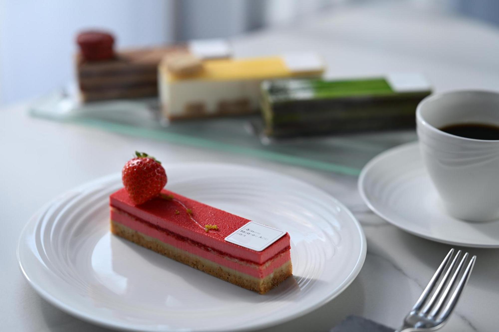 The Royal Park Hotel Iconic Киото Экстерьер фото A strawberry parfait